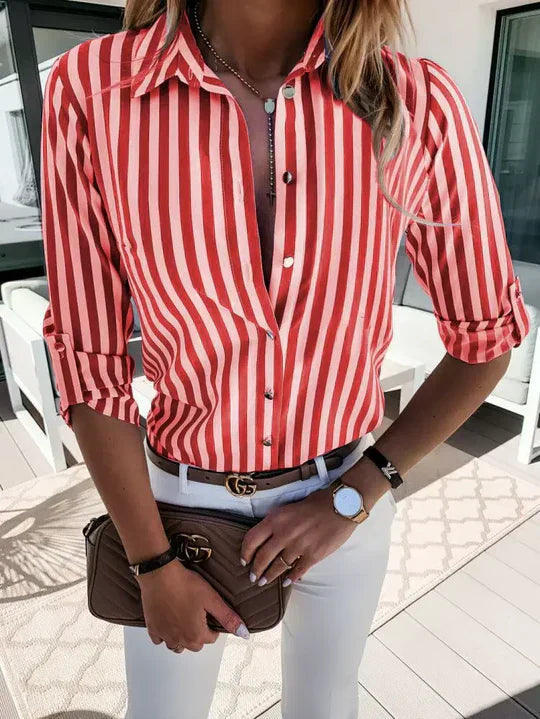 Stribet bluse med afslappet sommerkomfort