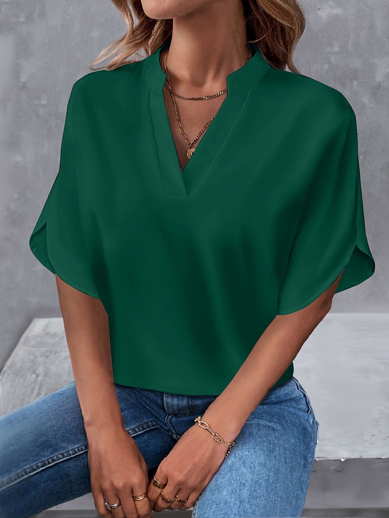 Freja™ | Elegant V-hals bluse
