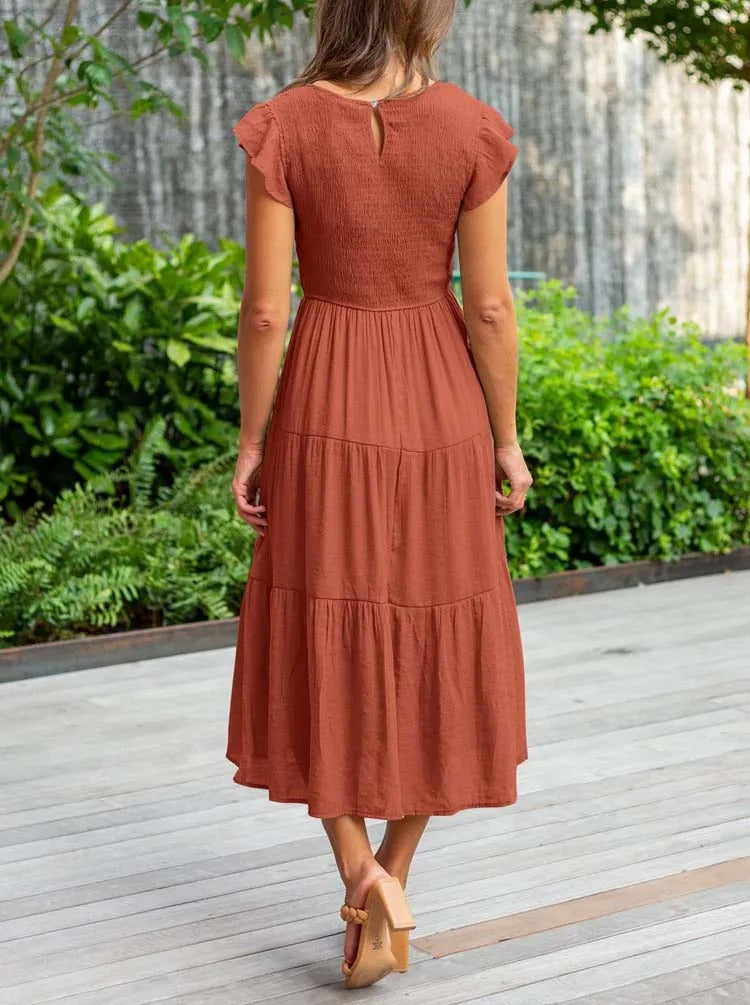 Ronja | Elegant Lagdelt Kjole med Flydende Design