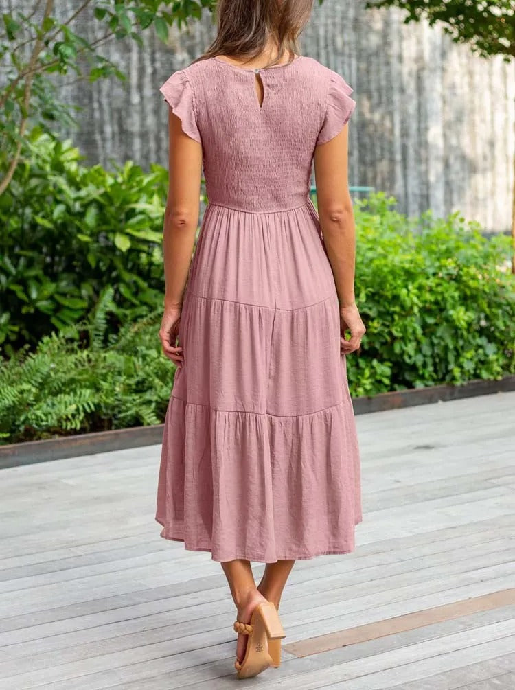 Ronja | Elegant Lagdelt Kjole med Flydende Design