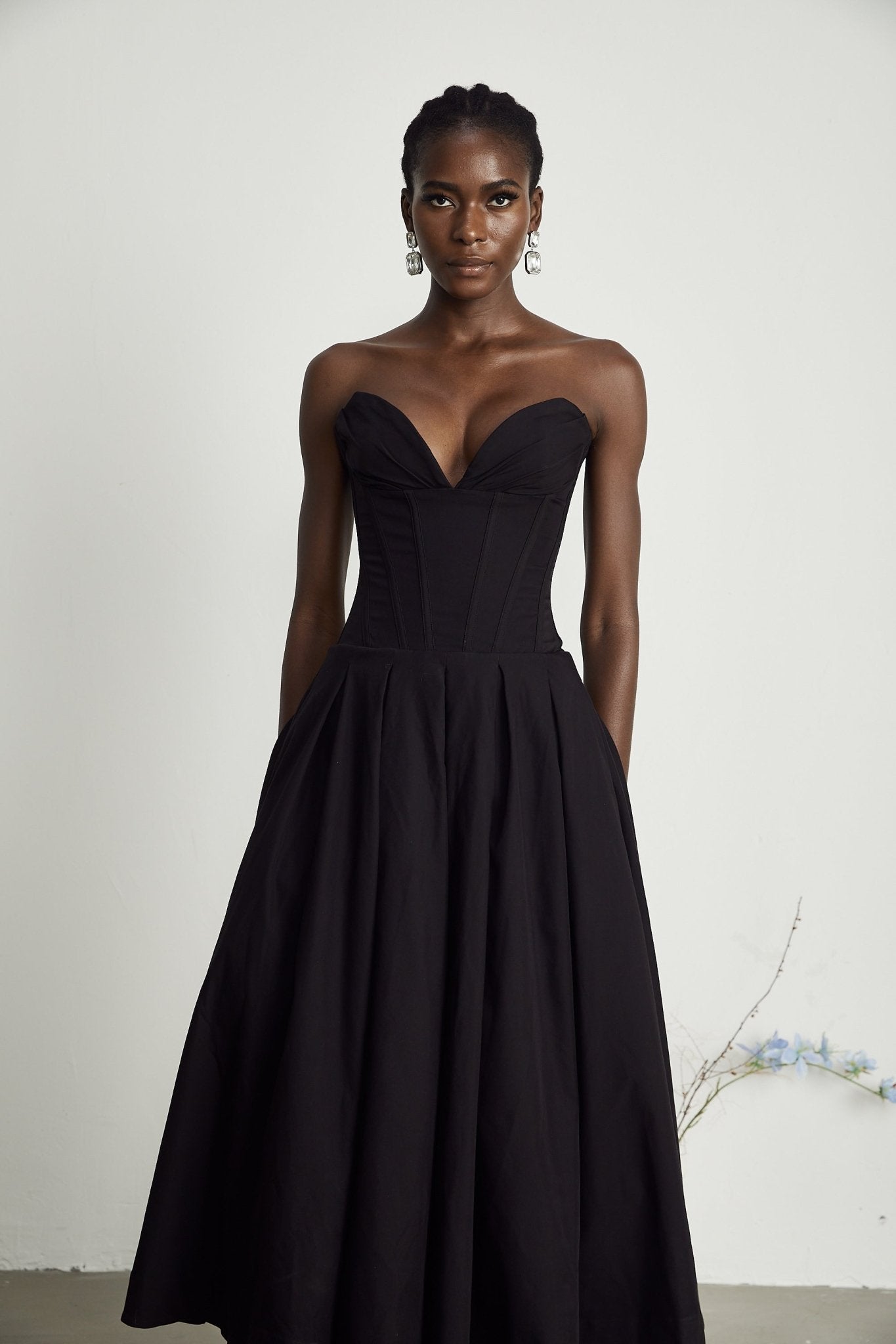 Thora | Elegant Off-Shoulder Korset Midi Kjole