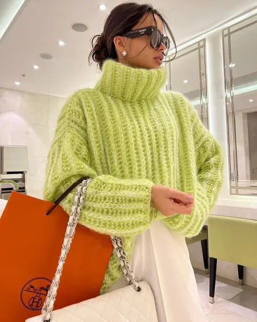 Lis | Lunefuld Vinter Rullekrave Sweater til Kvinder