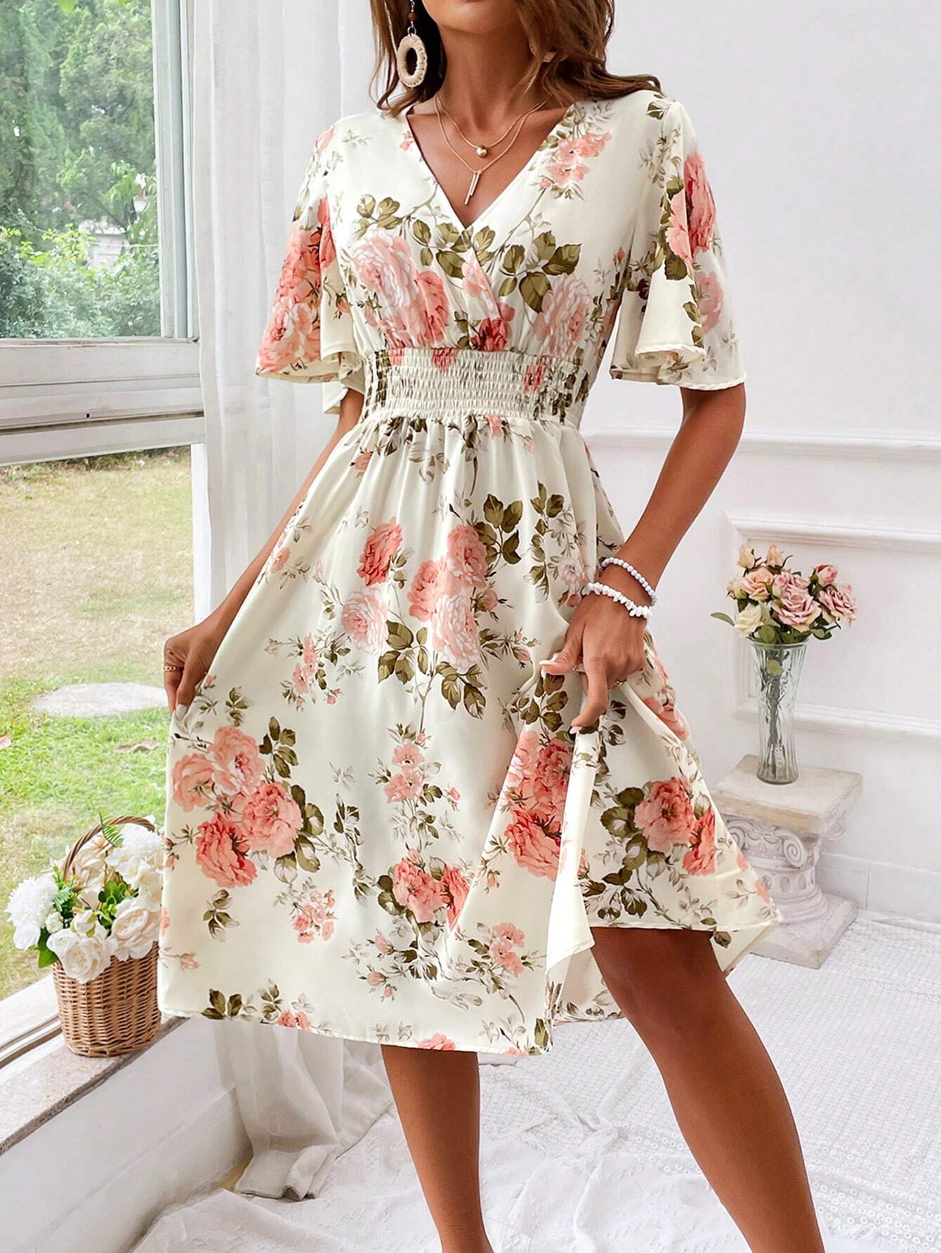 Edith | Elegant Blomstret Sommerkjole med V-hals