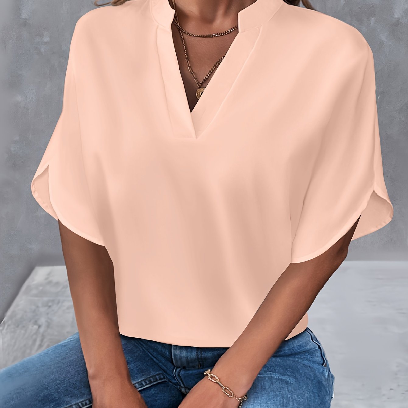 Freja™ | Elegant V-hals bluse