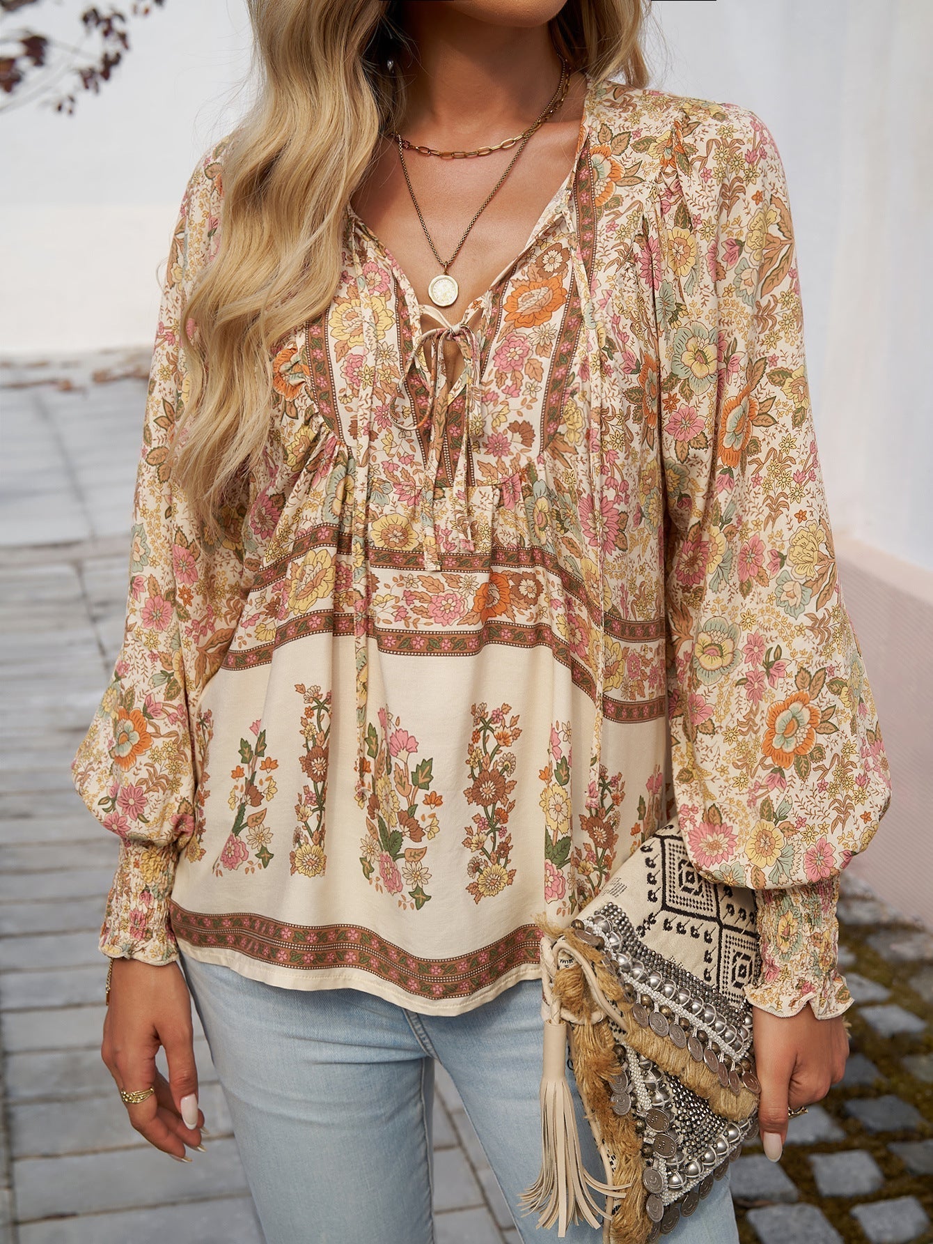 Laura | Blomstret Boho Tunika med Lange Ærmer