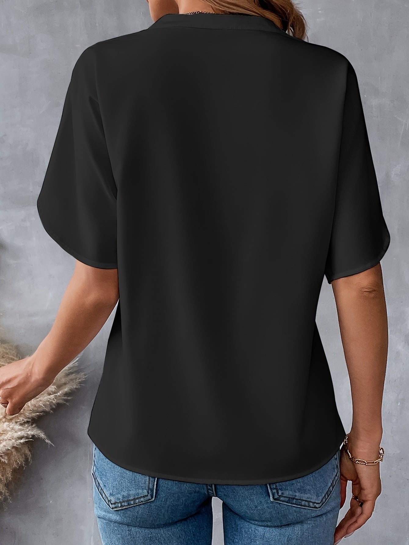Freja™ | Elegant V-hals bluse