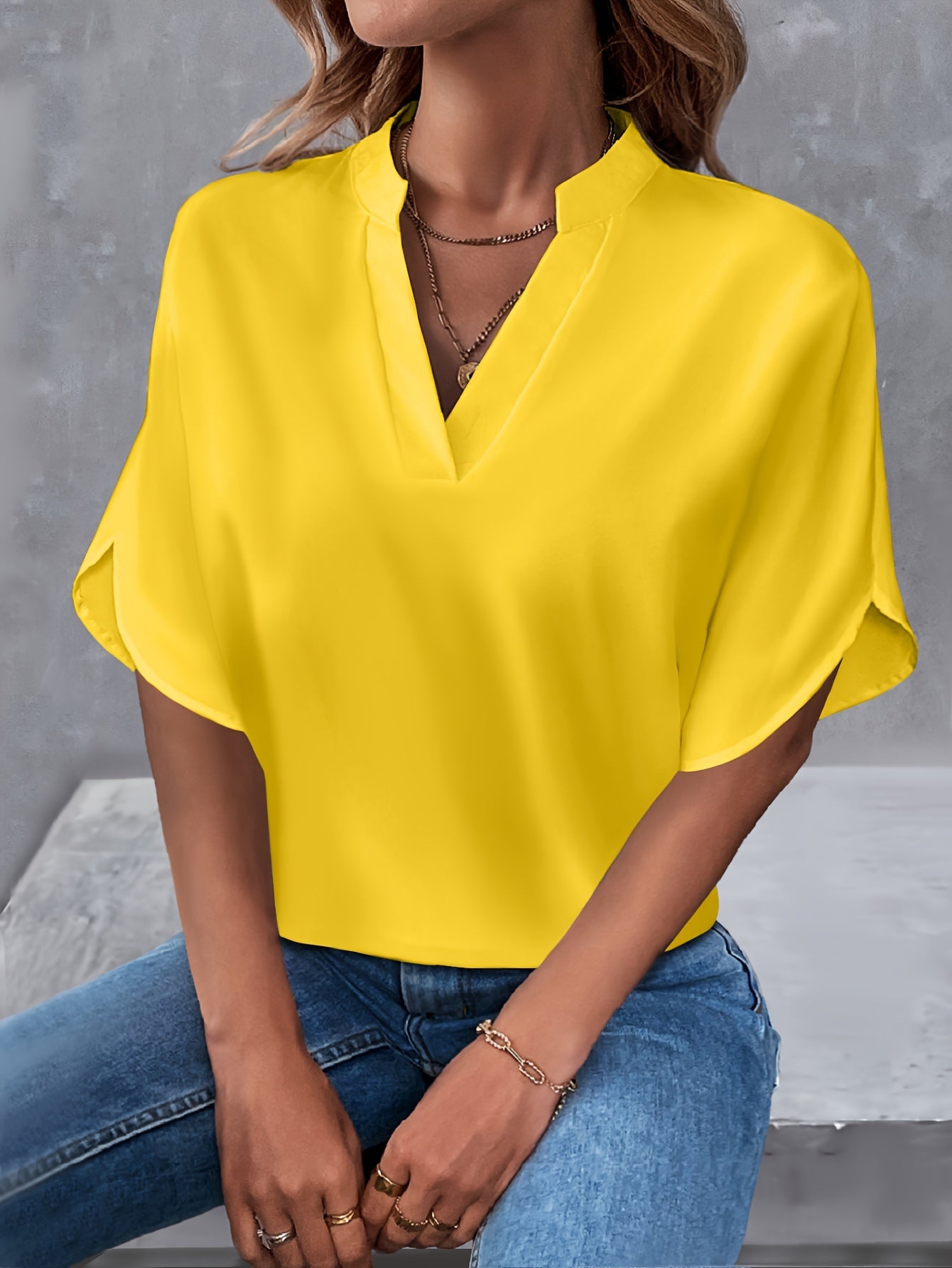 Freja™ | Elegant V-hals bluse