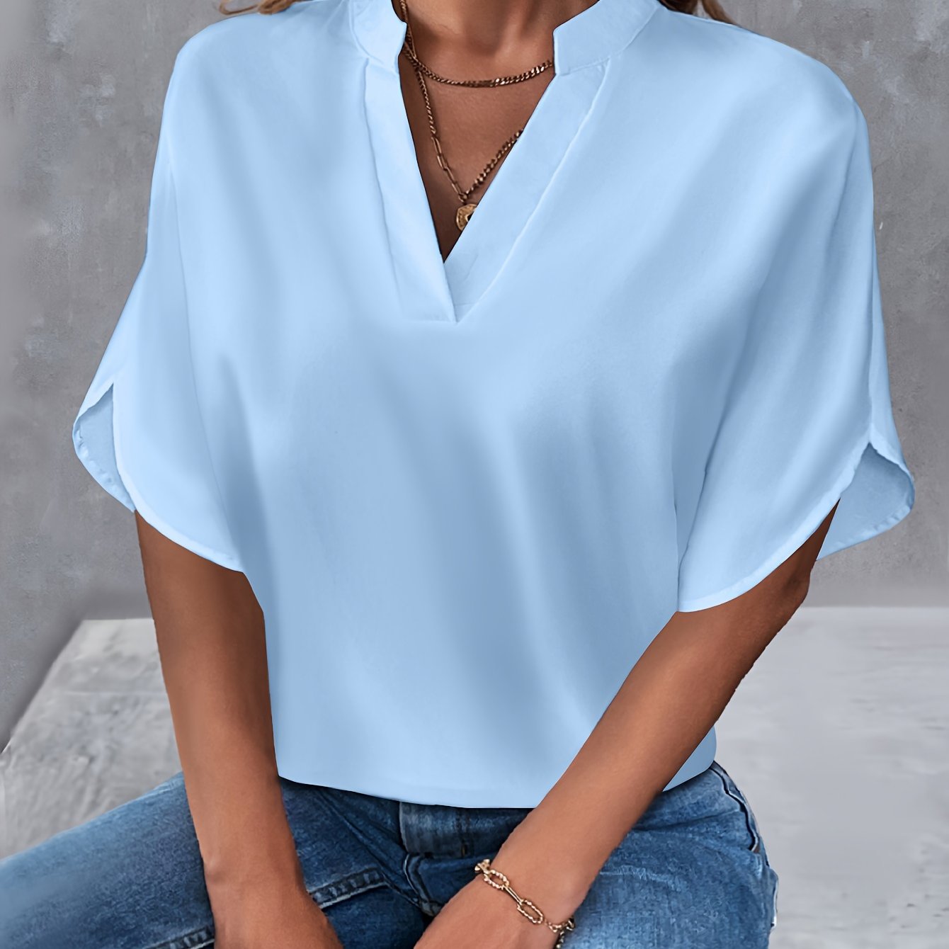 Freja™ | Elegant V-hals bluse