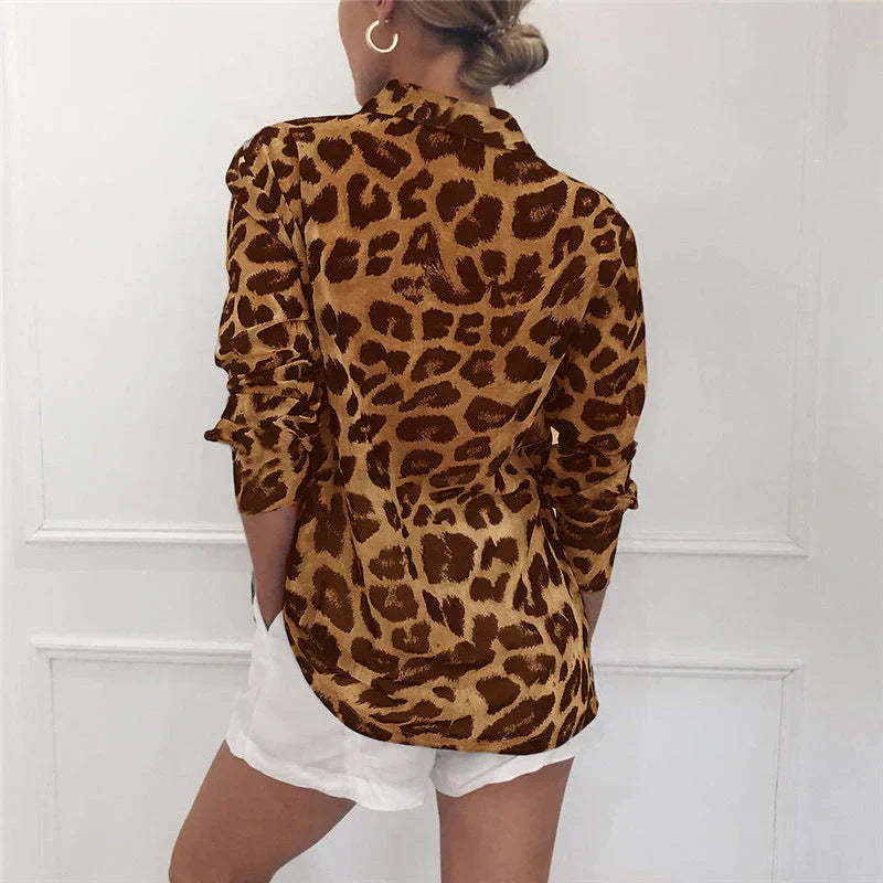 Let og elegant bluse med alsidig stil