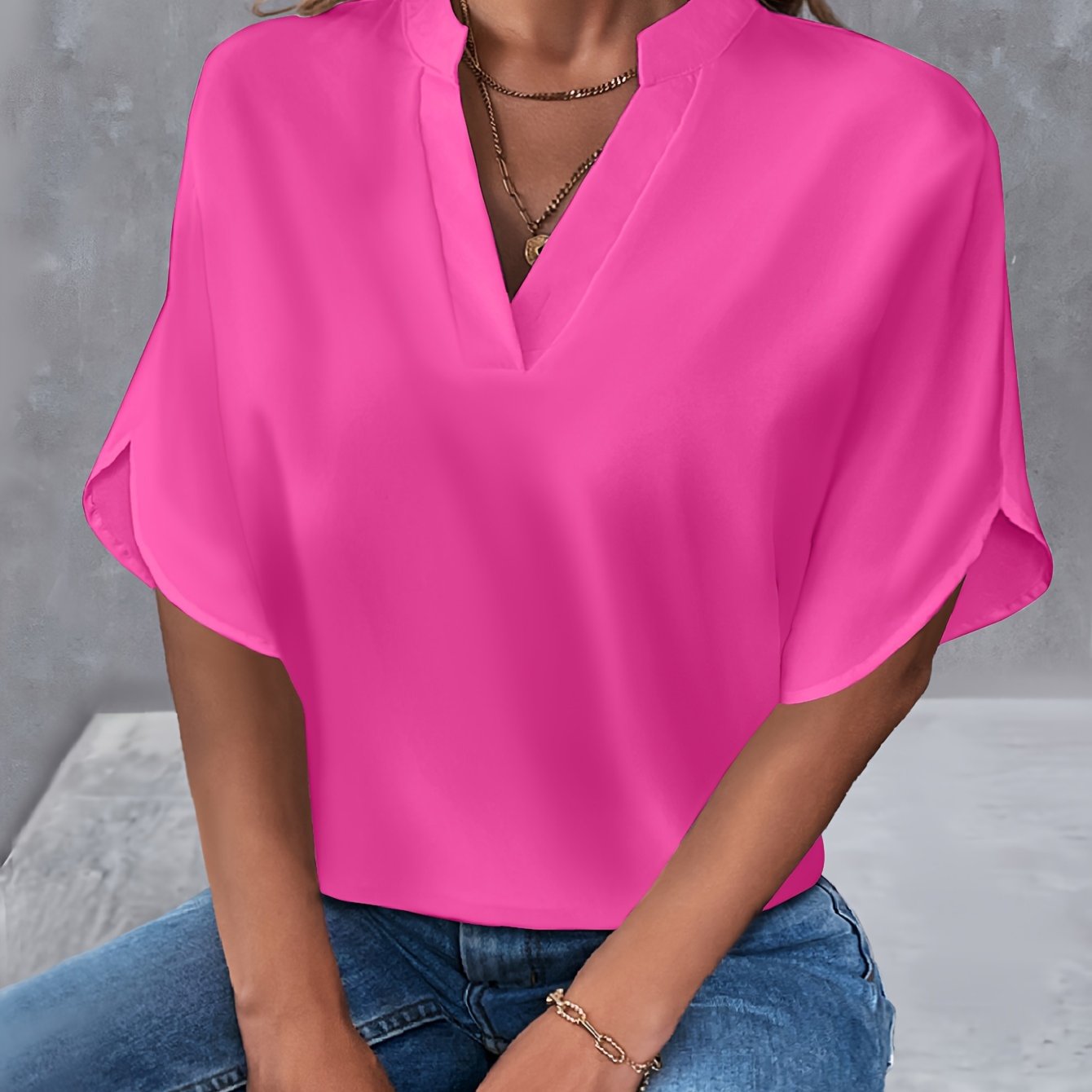 Freja™ | Elegant V-hals bluse
