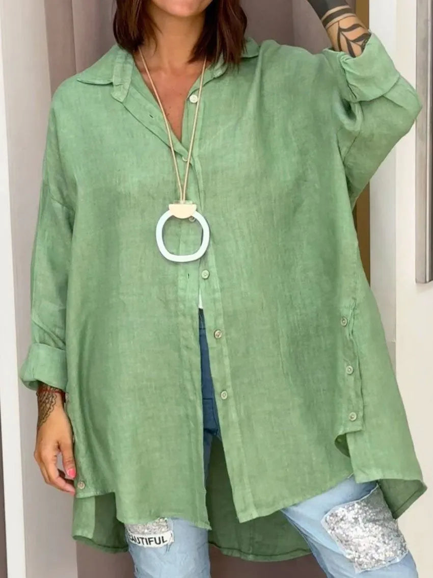 Løs pasform skjorte med knapper for stilfuldt look
