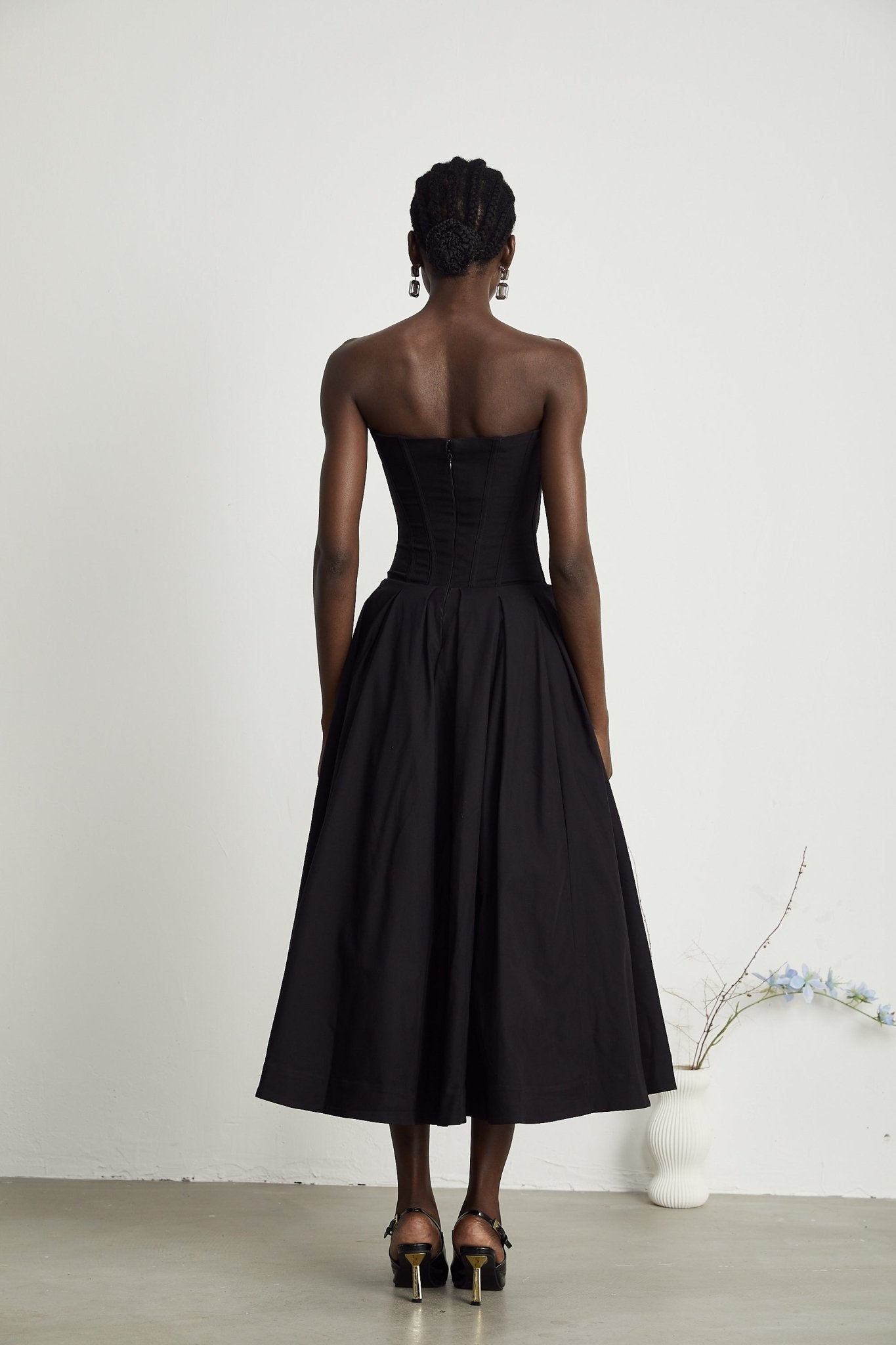 Thora | Elegant Off-Shoulder Korset Midi Kjole