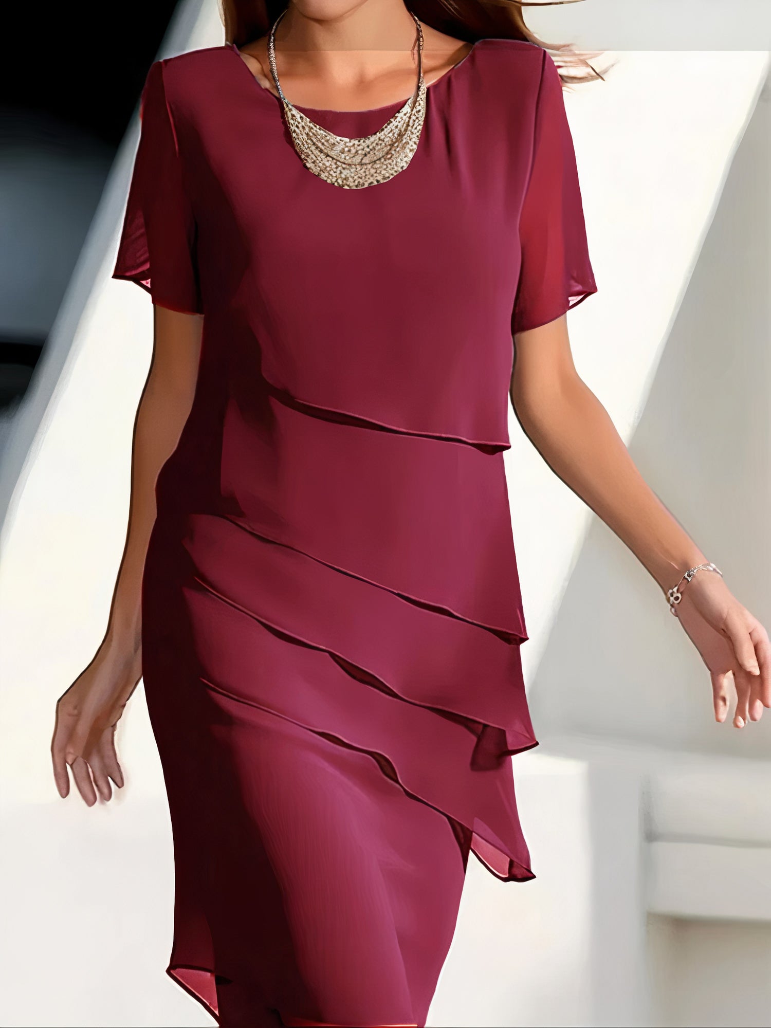 Elegant og stilfuld chiffonkjole med lag til kvinder