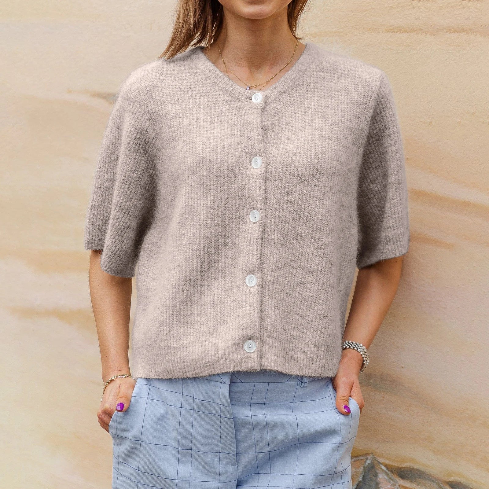 Elegant kortærmet cardigan til damer